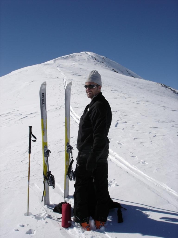 DSC02121 <br><br>Fred, arriv sur la crte. Il ne reste plus qu' retirer les peaux et c'est parti pour la deuxime descente!
