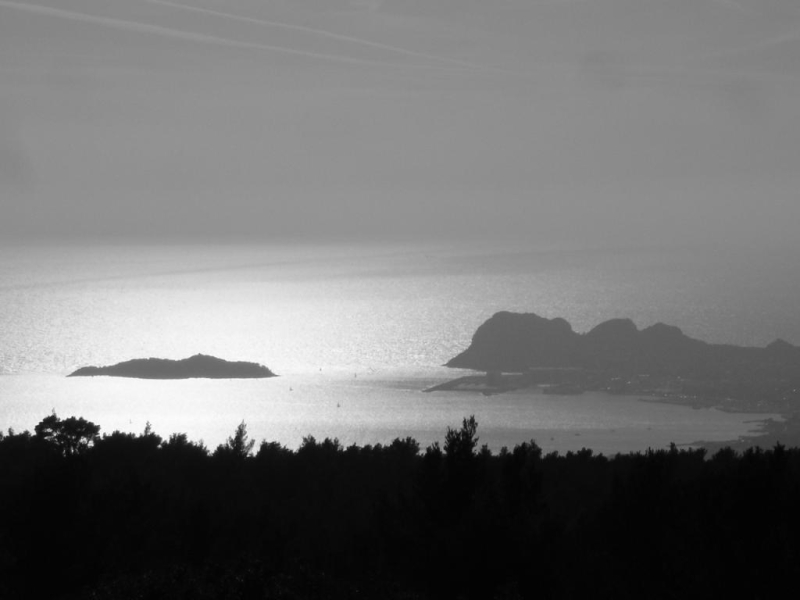 DSC03750 Depuis la ruine du Tlgraphe, magnifique vue sur l'le Verte et le Mugel.