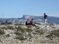 DSC03691 Une bonne pause au soleil, sur la crte entre la Bdoule et La Ciotat.